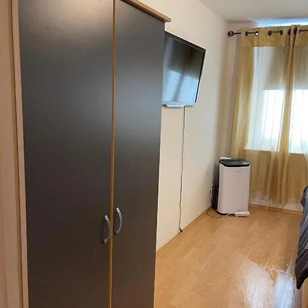 Vip Avec Parking Et Internet アパート トリーア